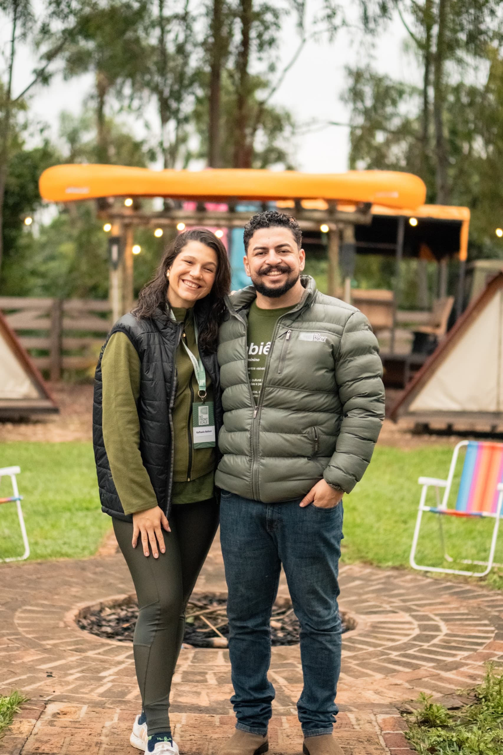 Casal de sócios em uma experiência do No Front